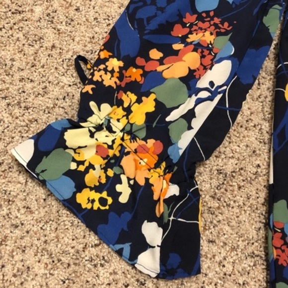 NWT Banana republic || Woman’s blue floral off shoulder top size Xl - Picture 4 of 7